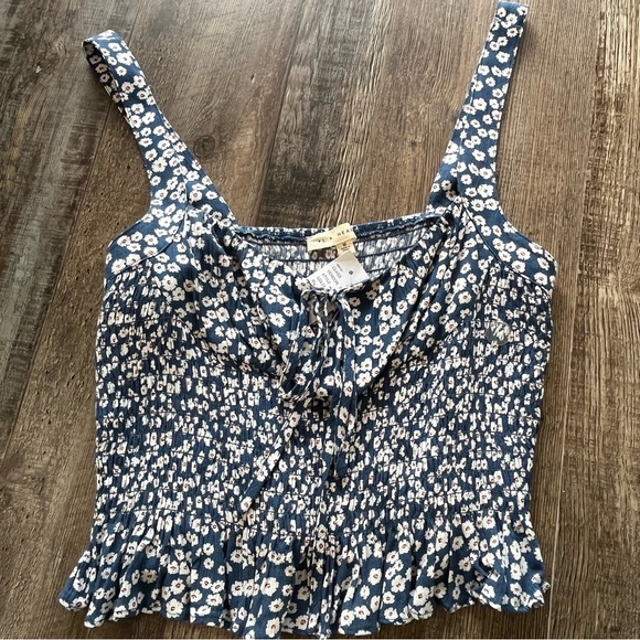 L A Hearts Blue Ditsy Floral Milkmaid Top Sz M Cottage Feminine Coquette Dainty - Picture 7 of 12